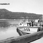 Un bateau identifié S-09 au quai de Tadoussac