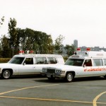 Deux ambulances de marque Cadillac le 30 août 1975. Photographe Lefaivre & Desroches