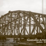 Construction du pont de Québec en 1916 (Transport de la travée centrale)